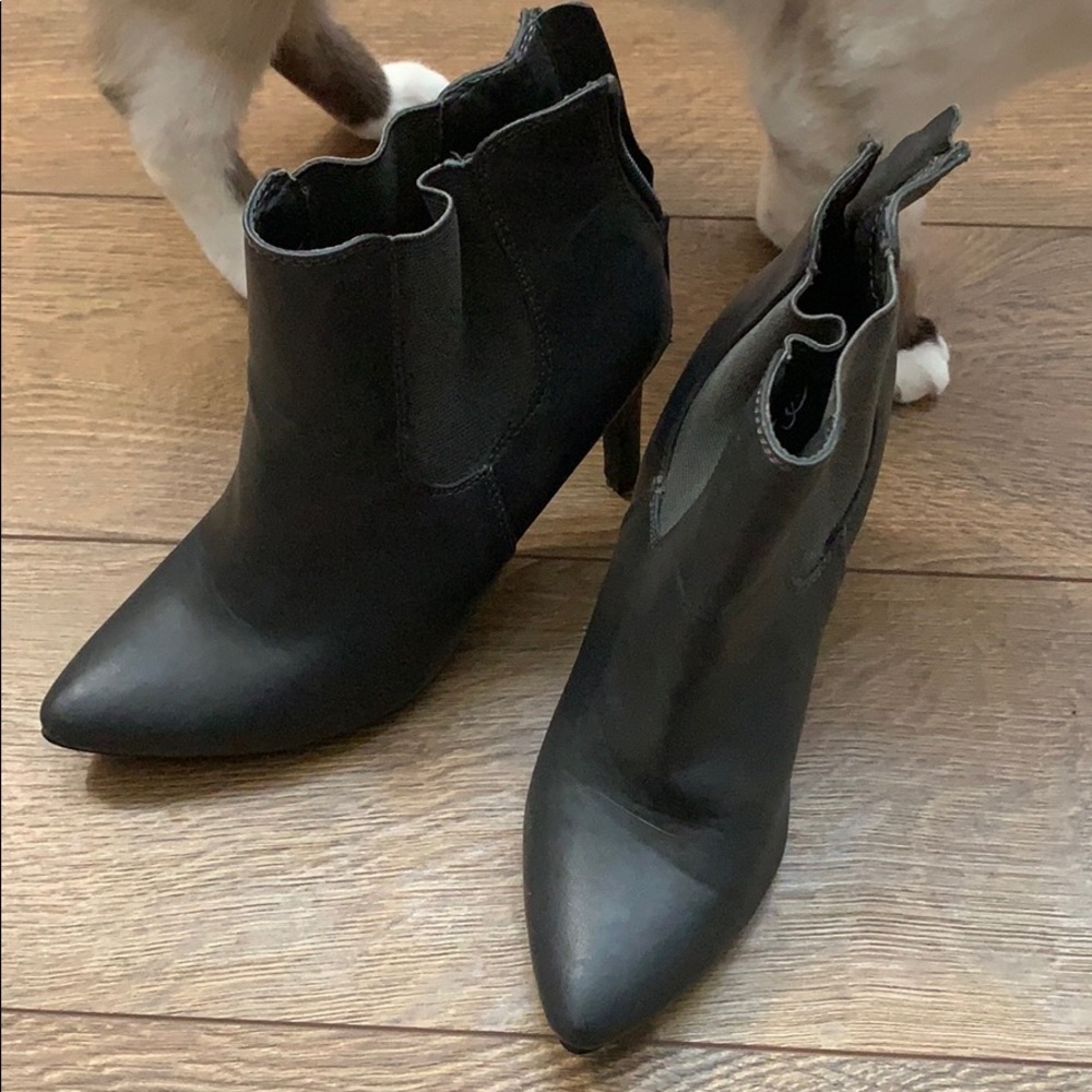 Ankle high heel boots